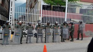 Los cuatro jóvenes detenidos en Chacao fueron trasladados a sede de Dgcim en Boleíta