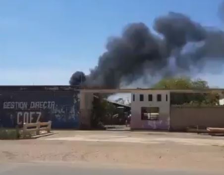 Reportaron incendio en el antiguo garaje de Obras Públicas de Maracaibo este #3Mar (Video)