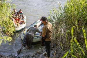 HRW denunció que migrantes venezolanos sufren secuestros, extorsiones y falta de acceso a servicios esenciales en México