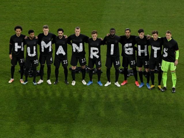 Los futbolistas se suman al debate sobre los derechos humanos en Catar