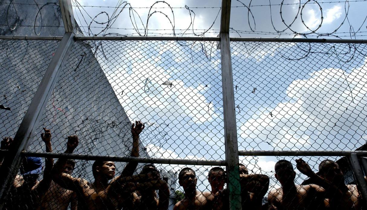 Los enfrentamientos más horrorosos en las cárceles de Venezuela y de América Latina