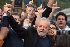Regreso de Lula redistribuye las cartas en Brasil radicalizada por el mandatario Bolsonaro