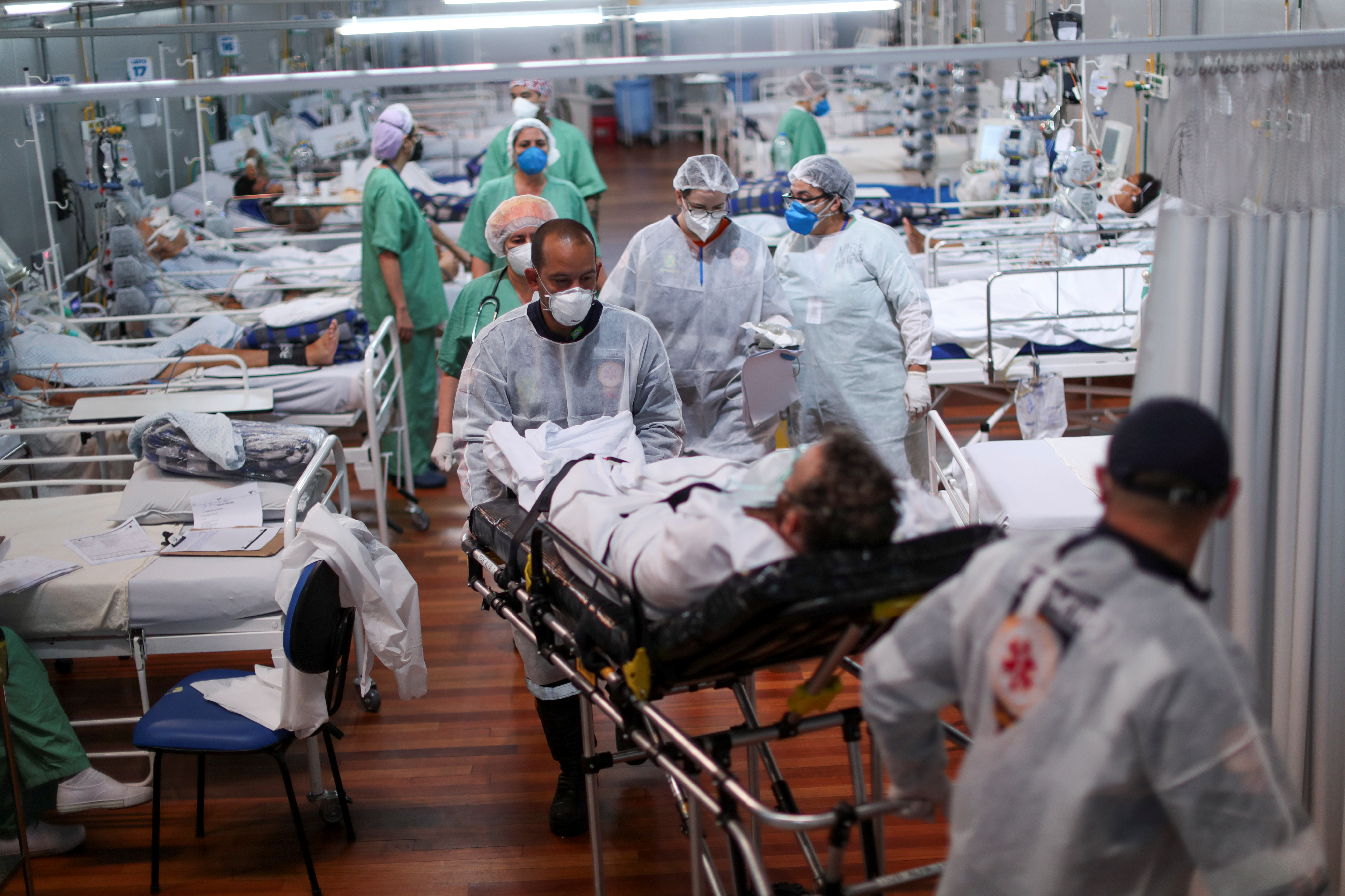 Pandemia desbordada registró en Brasil casi 90 mil nuevos casos de Covid-19