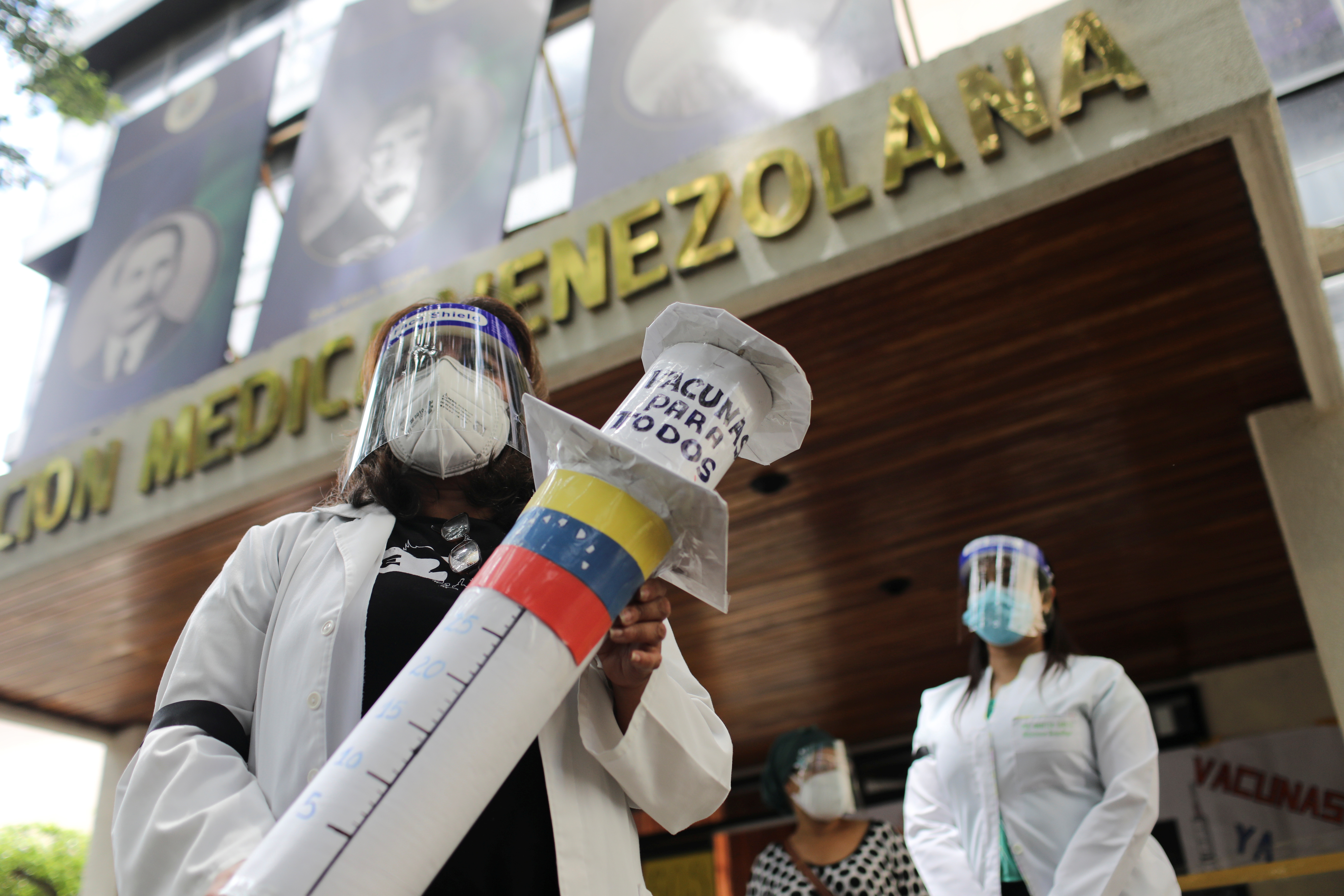 Academia de Medicina: Al ritmo actual, Venezuela tardará 10 años en inocular su población