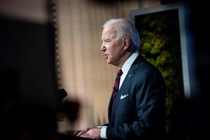 Biden condena escandalosa interceptación de avión en Bielorrusia y respalda sanciones