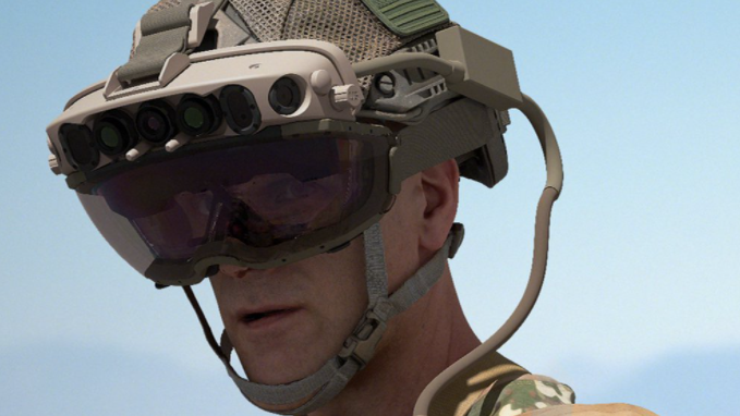 De los videojuegos al combate: Cómo son las gafas de realidad aumentada de Microsoft