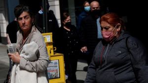 Nueva York retira uso mascarilla en escuelas y prueba de vacunación en espacios cerrados