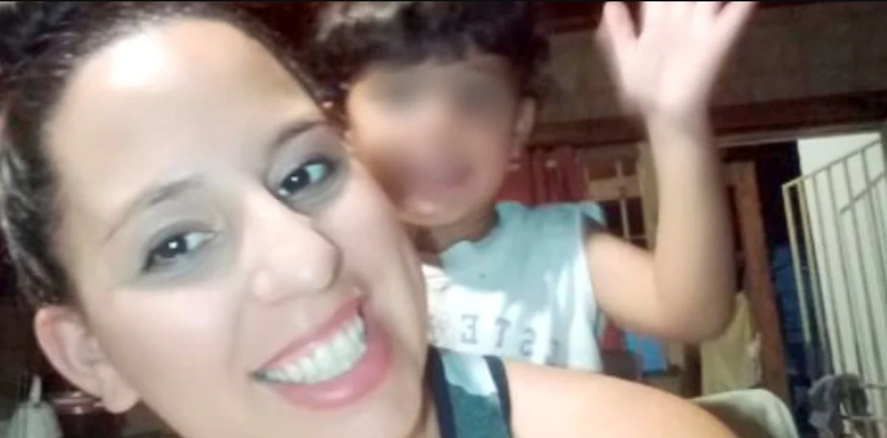 Tragedia en Argentina: Murió mientras amamantaba a su bebé y la asfixió