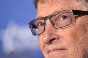 La curiosa revelación de Bill Gates sobre el modelo de celular que usa a diario