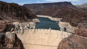 Nivel de agua del mayor embalse de EEUU alcanza su mínimo histórico a causa de la sequía