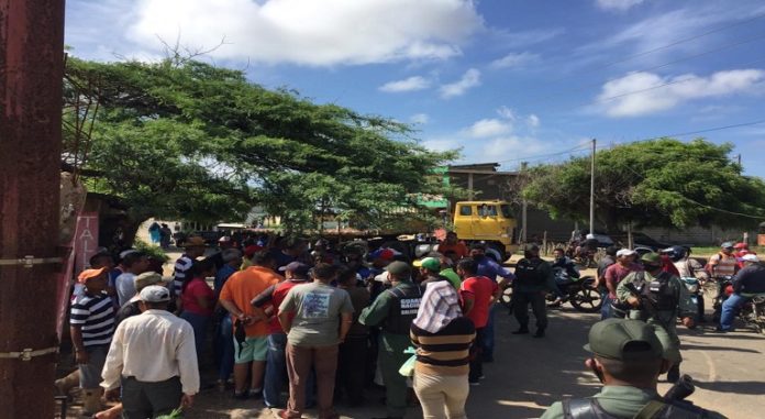 Hasta 30 millones de bolívares pagan en la Guajira por ayuda humanitaria