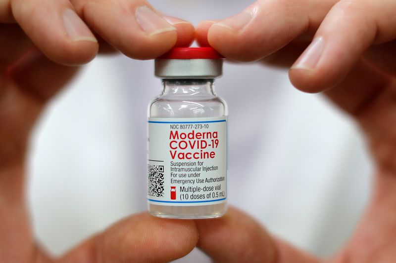 Farmacéutica Moderna solicita la aprobación plena de su vacuna en EEUU