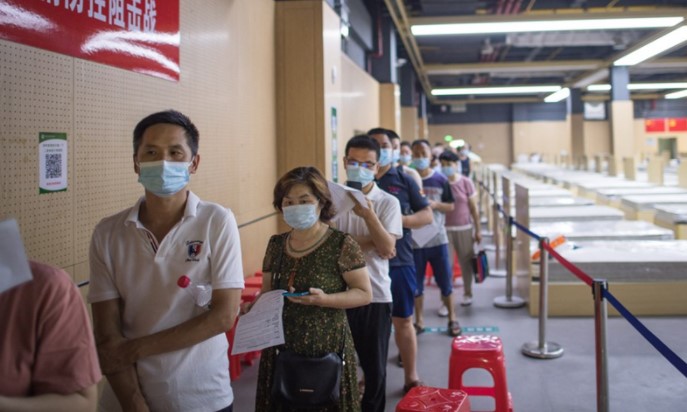 China se convierte en el primer país en aplicar mil millones de dosis de vacunas contra el Covid-19
