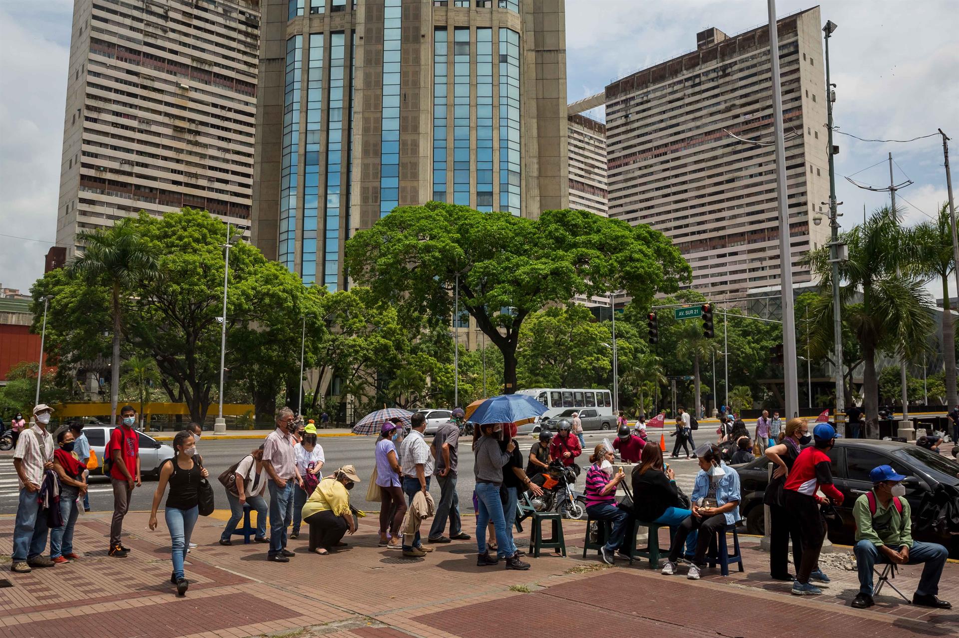 Venezuela volvió a sufrir otra jornada oscura con más de mil 300 contagios