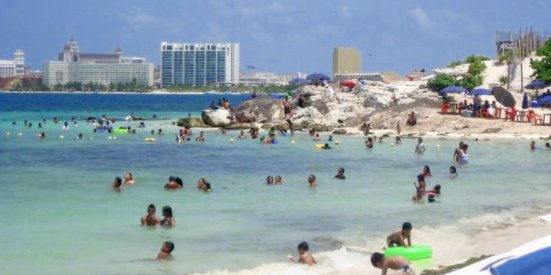 Fotos: Balacera en playa de Cancún deja dos muertos y una turista herida