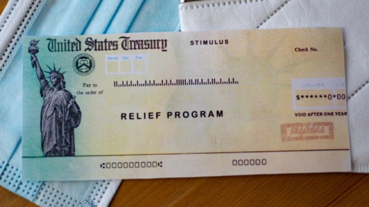 Conoce los estados que están pagando un “estímulo de agradecimiento” por mil dólares en EEUU