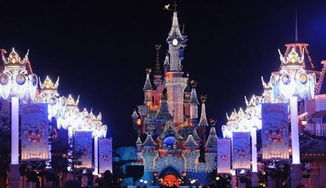 Disneyland París se disculpa tras haber impedido a una mujer amamantar en público
