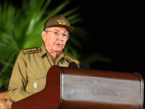 Raúl Castro reapareció en una reunión del Partido Comunista tras las históricas protestas contra la dictadura de Cuba