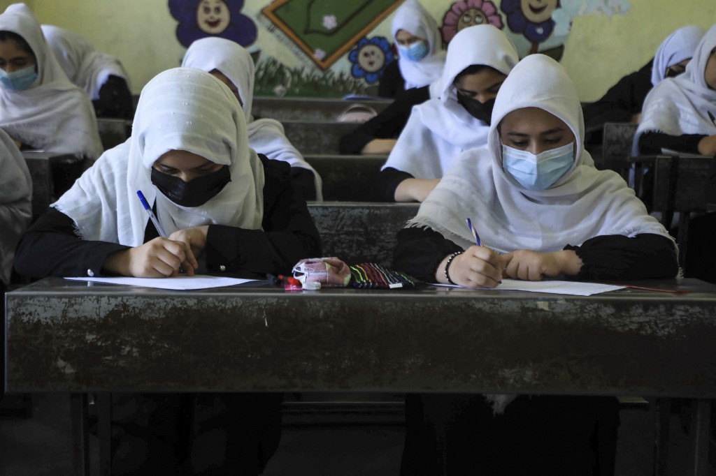 La nueva promesa de los talibanes: Los derechos de la mujer se fijarán en el diálogo intraafgano