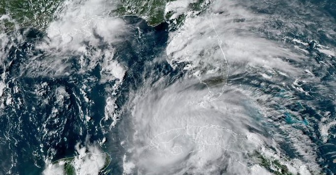 Gobernadores de Luisiana y Misisipi alertaron sobre las posibles amenazas del huracán Ida