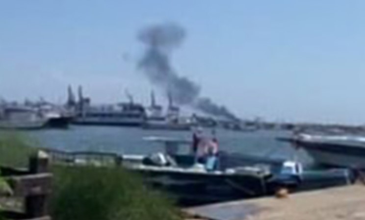 Se registró una explosión en un petrolero en el puerto sirio de Latakia (VIDEO)