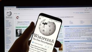 “Es la voz del Establishment”: Fundador de Wikipedia ya no cree en su propia web