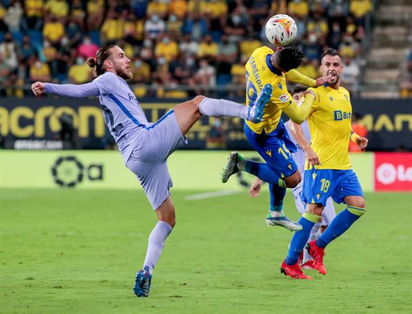 En un partido gris, el Barcelona no fue capaz de superar al Cádiz