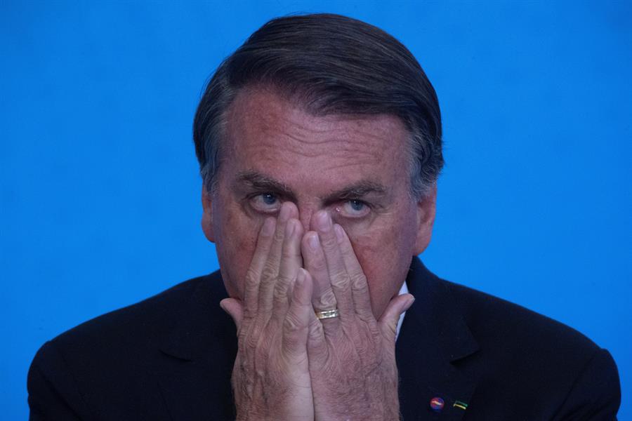 Bolsonaro pide a los camioneros que liberen vías para no perjudicar la economía de Brasil