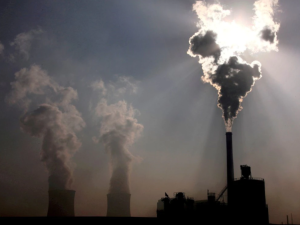China se aferra al carbón mientras se agudiza la crisis de energía