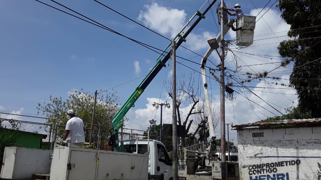 Transformadores chimbos se “echaron tres…” y dejaron a más de 60 familias sin luz en Barquisimeto