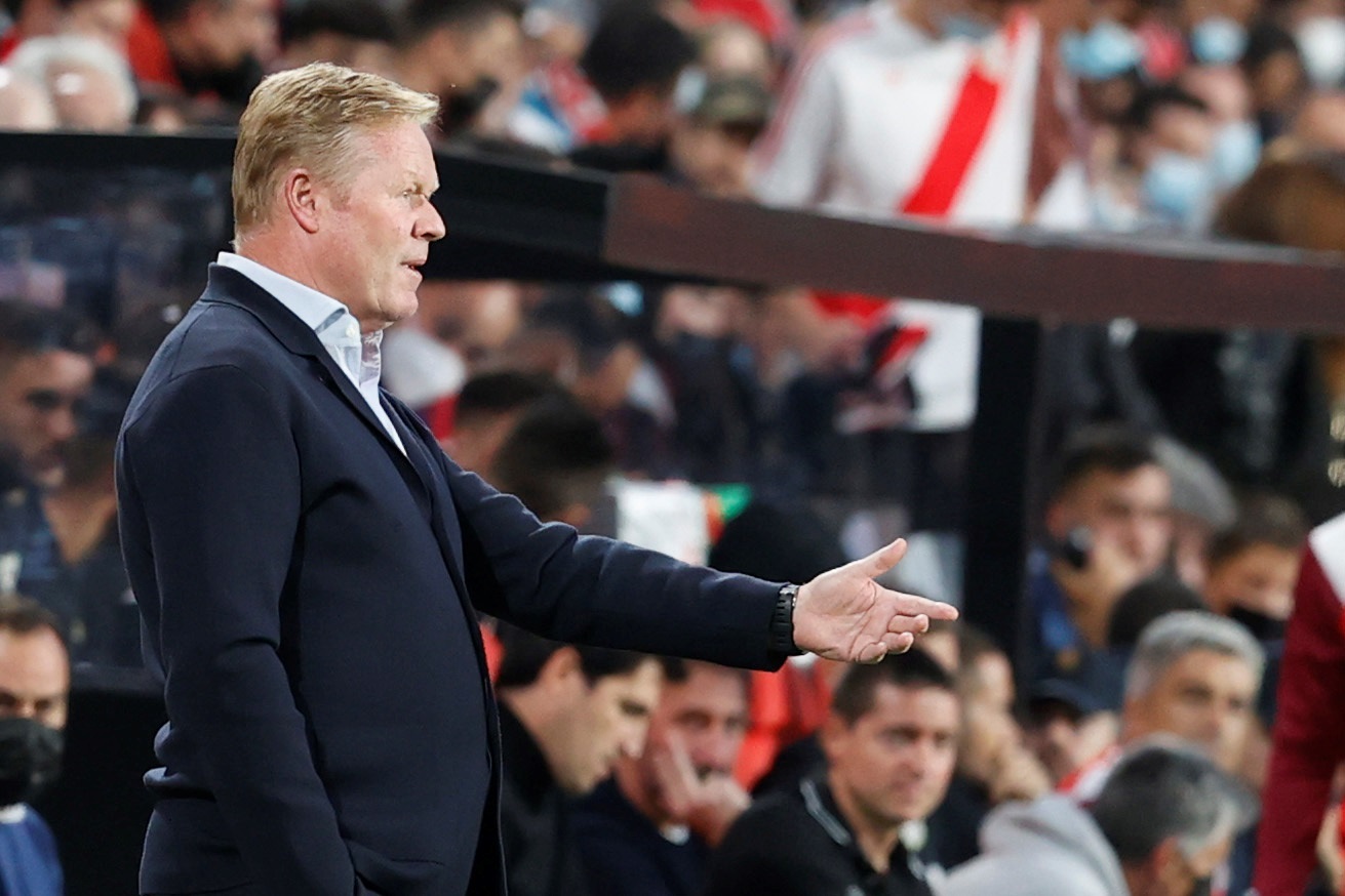 Barcelona destituyó a Ronald Koeman tras derrota ante Rayo Vallecano