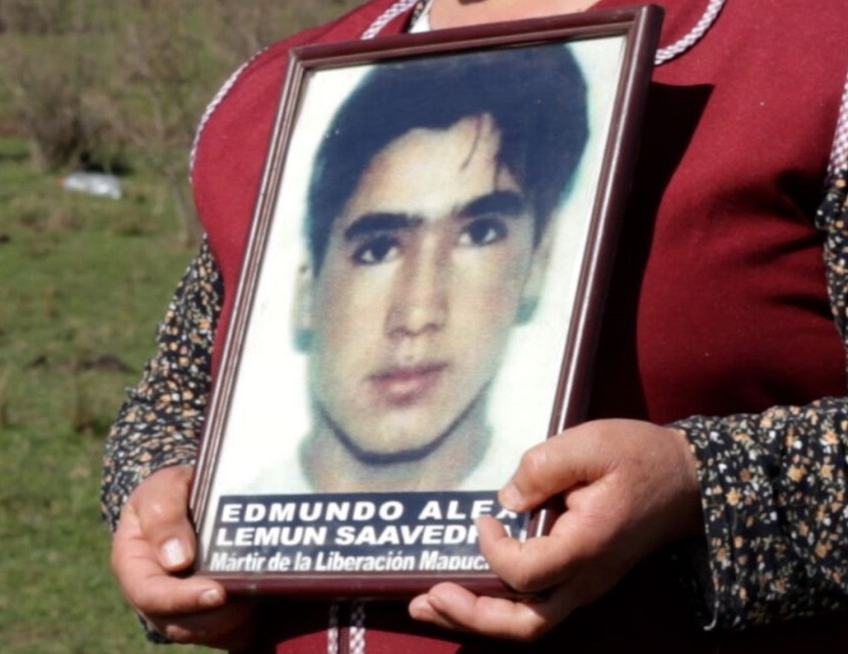 Tres años de cárcel para policía chileno que asesinó a adolescente mapuche