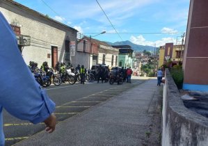 Policías del chavismo tomaron la sede de la gobernación de Táchira (FOTOS)