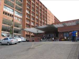Personal médico del hospital Razetti de Barcelona es agredido mientras los milicianos “se hacen los locos”