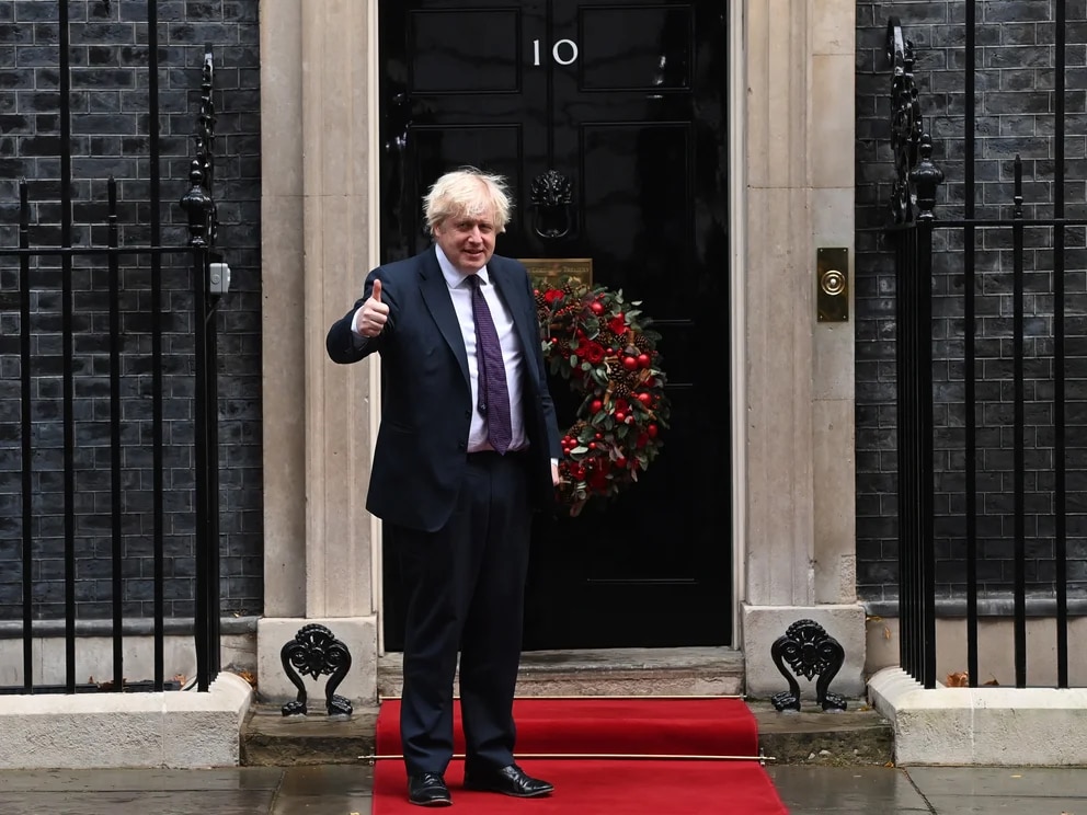 El video que puso a Boris Johnson en el ojo de la tormenta por una supuesta fiesta de Navidad en plena cuarentena