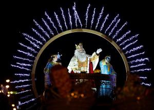 Ni la sexta ola y ni el frío impiden el regreso de los Reyes Magos en España