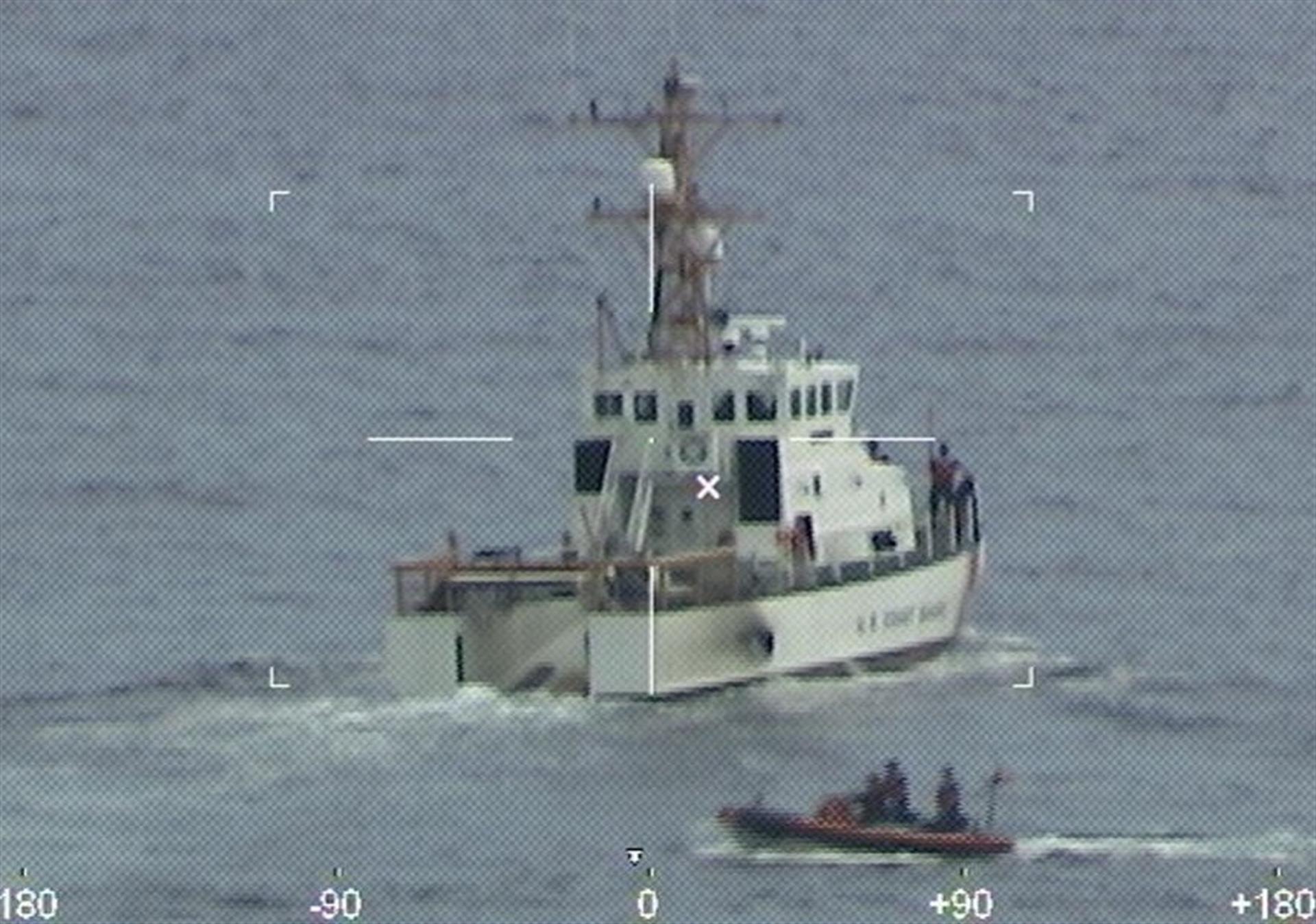 Continúa la búsqueda de 38 personas tras naufragio frente a las costas de Florida