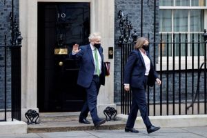 Policía de Londres investiga sobre varias fiestas en Downing Street durante confinamientos