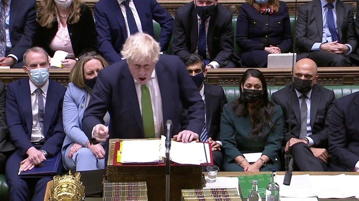 “Por el amor de Dios, vete”: El dramático pedido de renuncia a Boris Johnson de uno de sus propios diputados