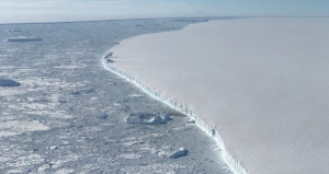 Inquietud por impacto del derretimiento de un gigantesco iceberg en el Atántico Sur
