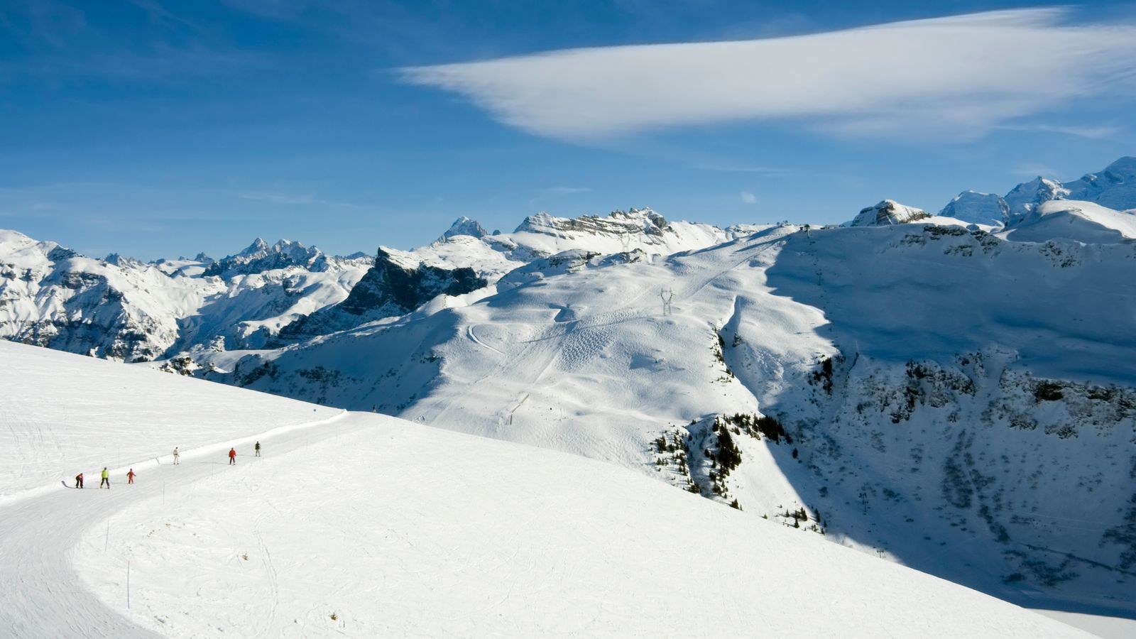 Niña murió después de ser arrollada por esquiador a toda velocidad en los Alpes franceses