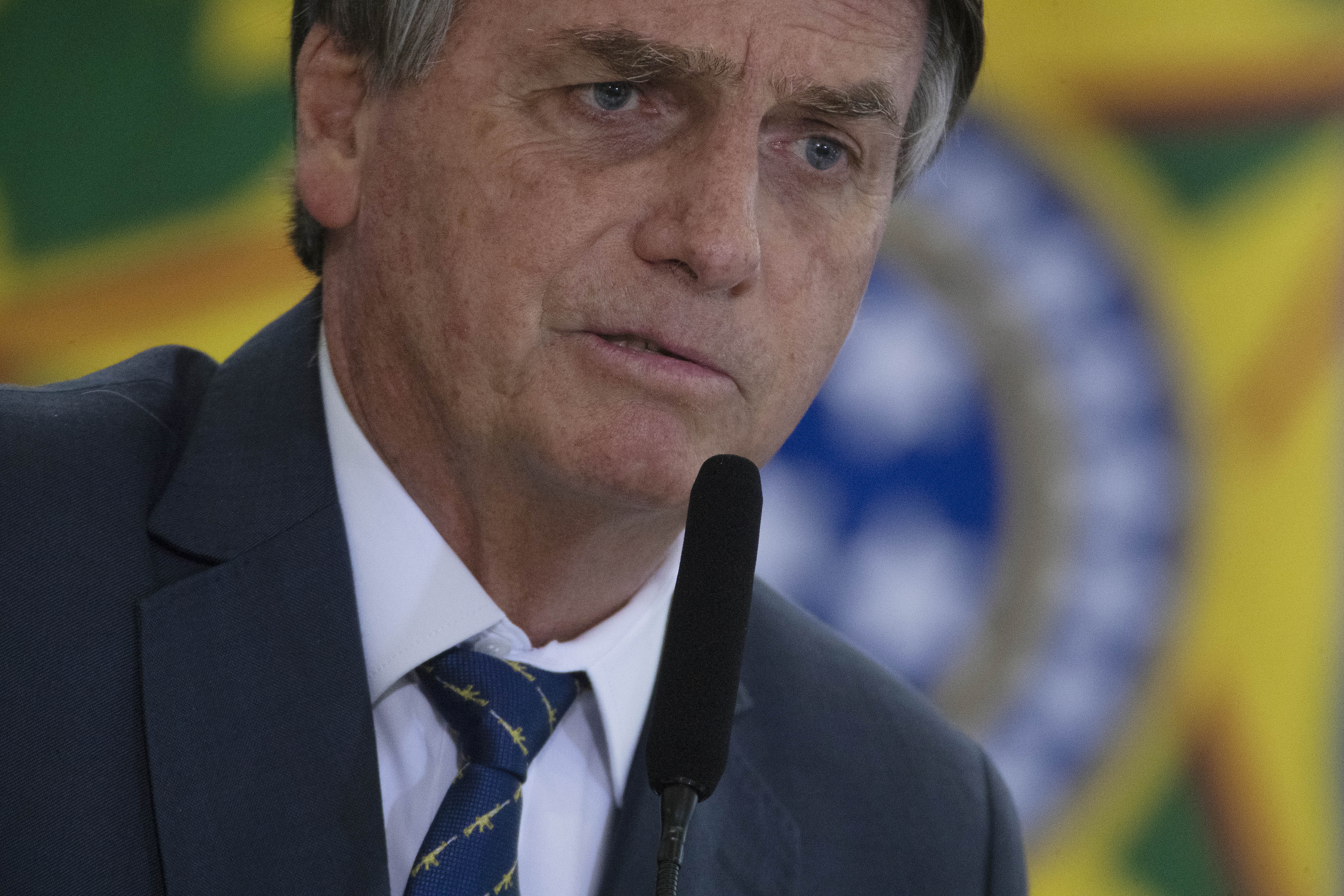 WhatsApp da explicaciones a Bolsonaro sobre los cambios de la aplicación en Brasil
