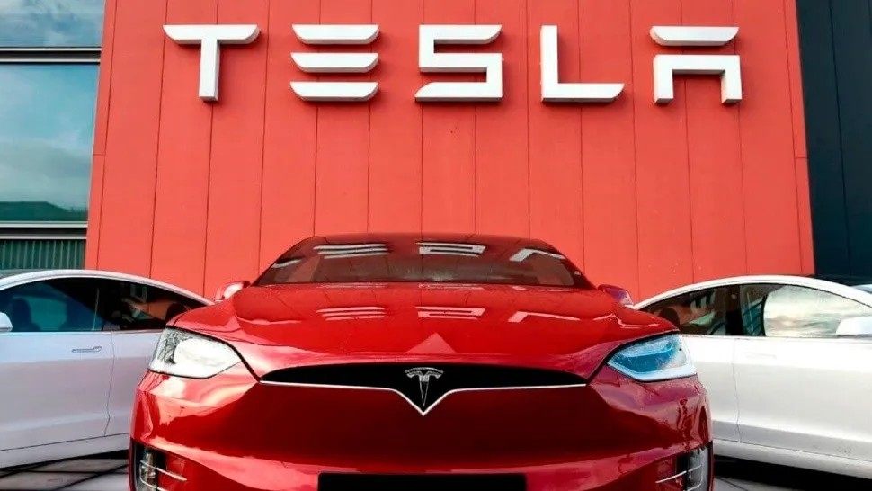 Elon Musk vendió acciones de Tesla con un valor de casi cuatro mil millones de dólares