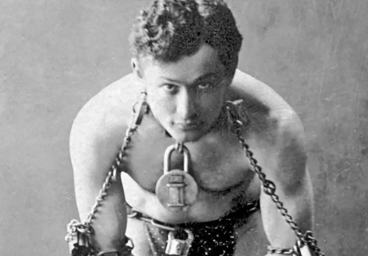 Houdini: fue la primera estrella global, escapó de todas las trampas y un fanático apresuró su muerte
