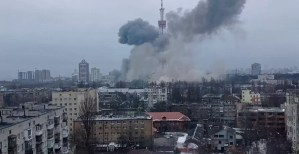 Torre de televisión de Kiev es atacada por misil ruso