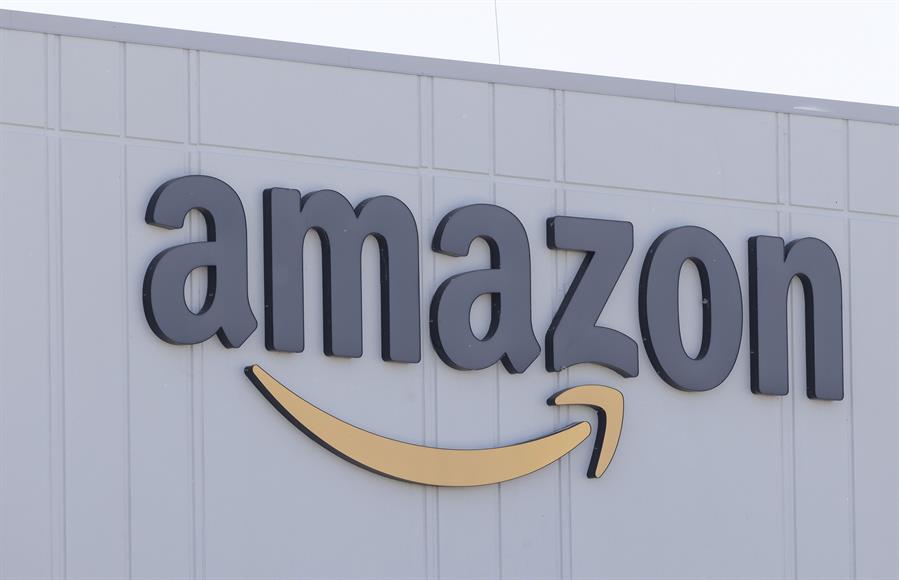 Amazon colabora con programa para emplear a venezolanos en EEUU