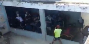 Guerra de bombas de agua, miniteca y mucho alcohol: los Carnavales en la Cárcel de Tocuyito (VIDEO)