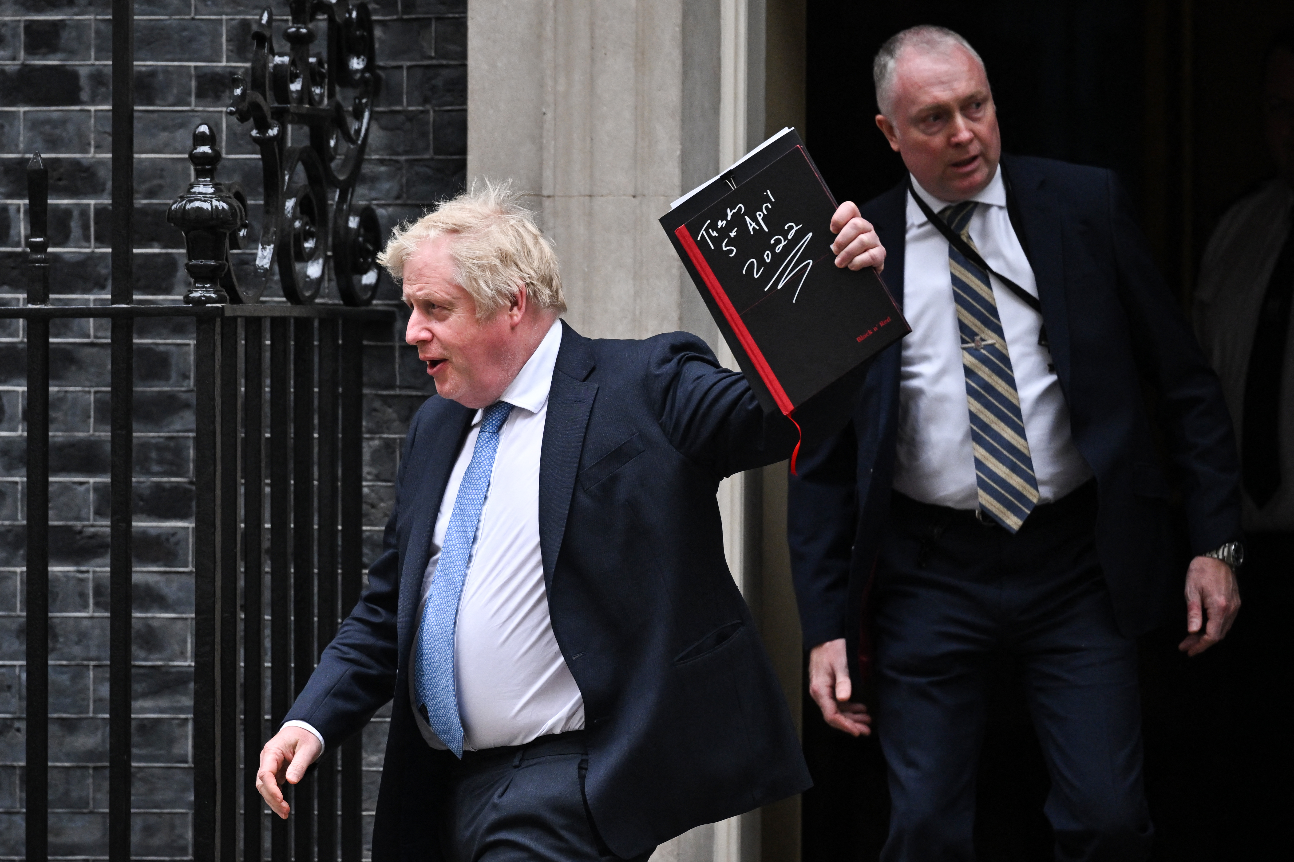 Boris Johnson se disculpó ante el parlamento por la fiesta durante el confinamiento