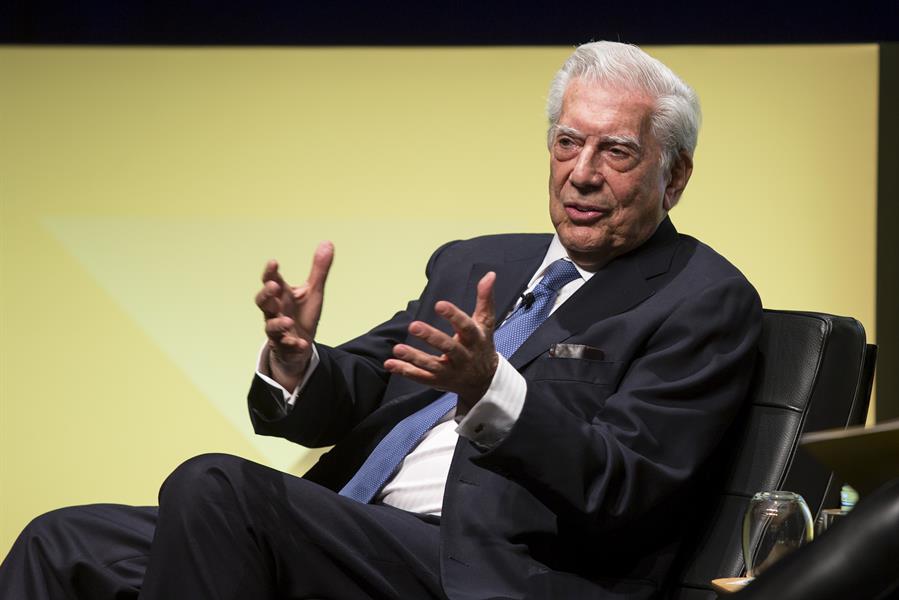 Vargas Llosa se encuentra bien tras dar positivo en coronavirus