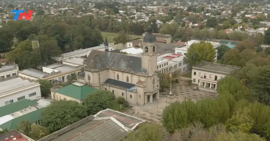 Padre amenazó de muerte a jovencito que le hacía bullying a su hija: “Te voy a sacar los ojos”